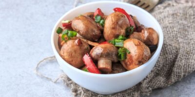 15 recettes faciles de champignons Baby Bella à essayer ce soir
