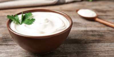 Pouvez-vous congeler la crème sure?