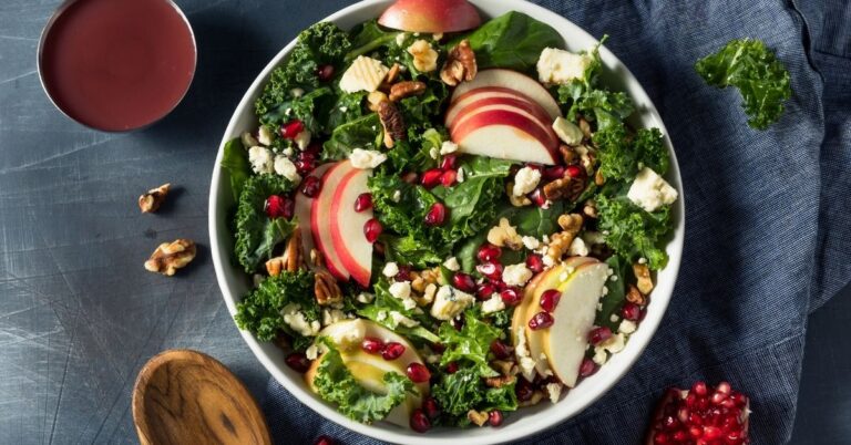 20 meilleures salades de chou frisé (+ recettes faciles)
