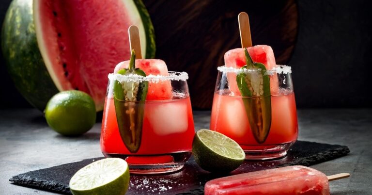 25 Popsicles alcoolisés faciles (Boozy Ice Pops pour l'été)