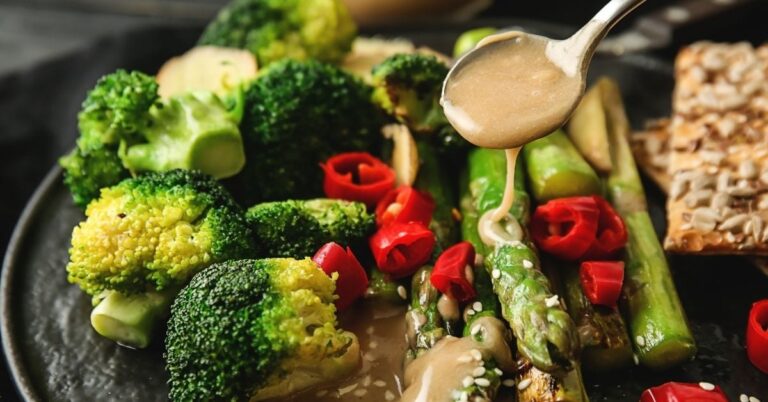 25 meilleures recettes de tahini (sauces, gâteaux et plus)