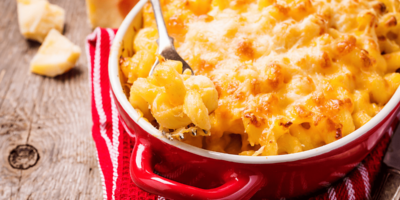 Comment réchauffer le macaroni au fromage (4 façons simples)