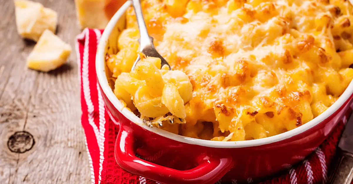 Comment réchauffer le macaroni au fromage (4 façons simples)