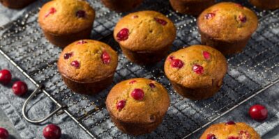 Muffins aux canneberges et à l&rsquo;orange (+ recette facile)