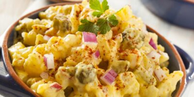 Que manger avec une salade de pommes de terre (12 accompagnements irrésistibles)