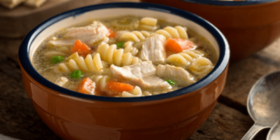 Que servir avec une soupe au poulet et aux nouilles