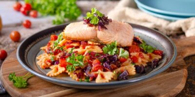 13 recettes de salade de saumon saines que tout le monde adorera