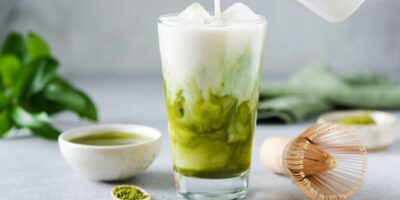 20 meilleures recettes de boissons au matcha dont nous ne pouvons pas nous lasser
