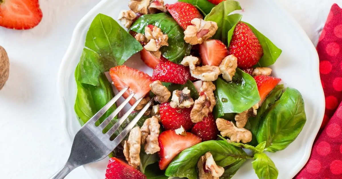 20 recettes de salade de fraises fraîches que vous adorerez