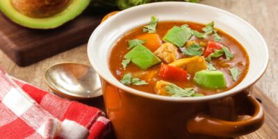 20 recettes de soupe Keto pour vous réchauffer