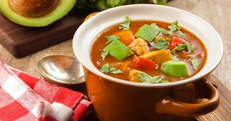 20 recettes de soupe Keto pour vous réchauffer