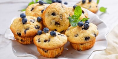30 meilleurs muffins végétaliens de la banane à la cannelle