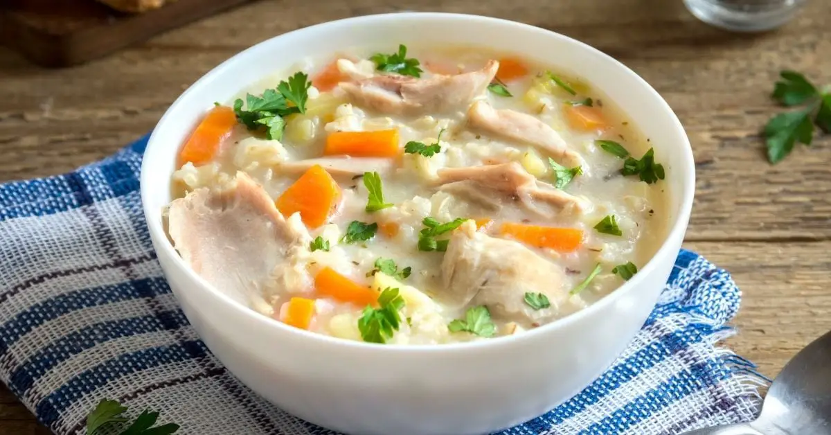 30 soupes faciles à base de bouillon que vous adorerez