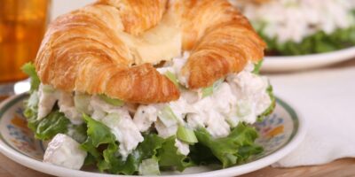 Quoi servir avec des sandwichs à la salade de poulet