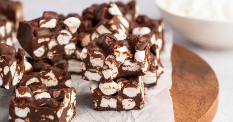 Rocky Road Fudge – Seulement 3 ingrédients !