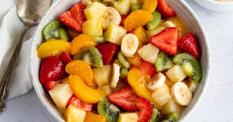 Salade de fruits fourrée à la tarte aux pêches