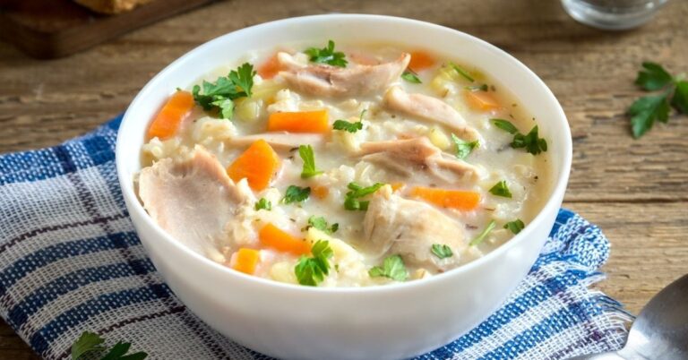 Soupe Panera au Poulet et au Riz Sauvage (Recette Copycat)