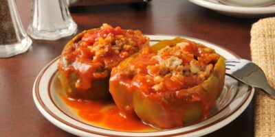 25 idées de quoi servir avec des poivrons farcis (+ accompagnements)