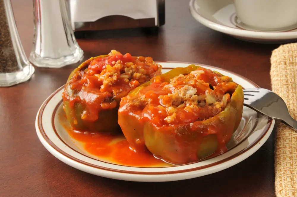 25 Ideas for What to Serve With Stuffed Peppers (+ Side Dishes)