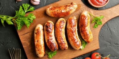 Comment faire cuire la Bratwurst au four