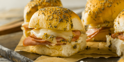 Que servir avec des mini-burgers au jambon et au fromage