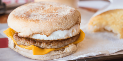 Recette McMuffin aux saucisses et aux œufs de McDonald&rsquo;s