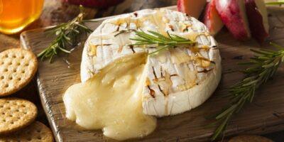 23 meilleures recettes de brie au four (+ entrées faciles)