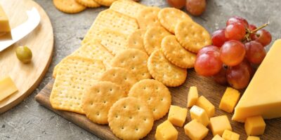 7 meilleurs craquelins pour plateau de charcuterie