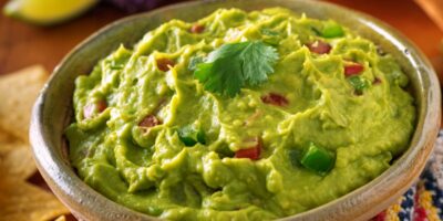 Alton Brown Guacamole (recette entièrement chargée)