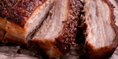 Que servir avec de la poitrine de porc : 13 plats d&rsquo;accompagnement savoureux