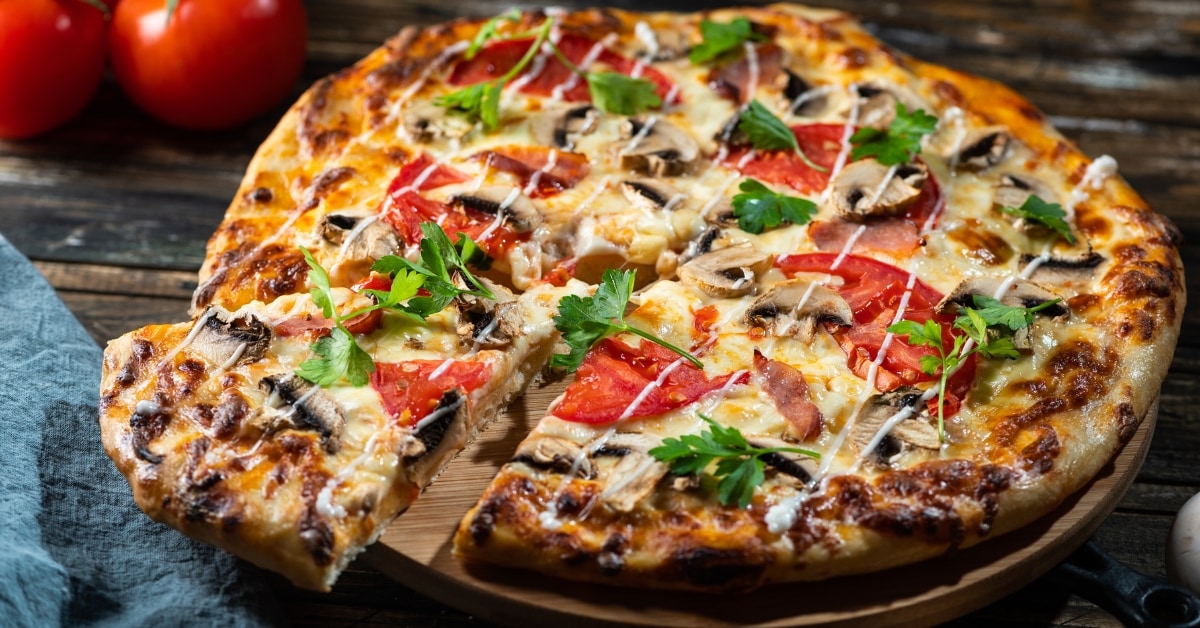 17 meilleures recettes de pizzas grillées à essayer aujourd'hui