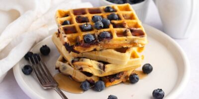 Gaufres aux myrtilles (meilleure recette à partir de zéro)
