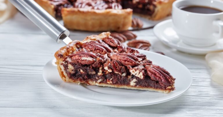 Pouvez-vous congeler la tarte aux noix de pécan ?  (Conseils faciles)
