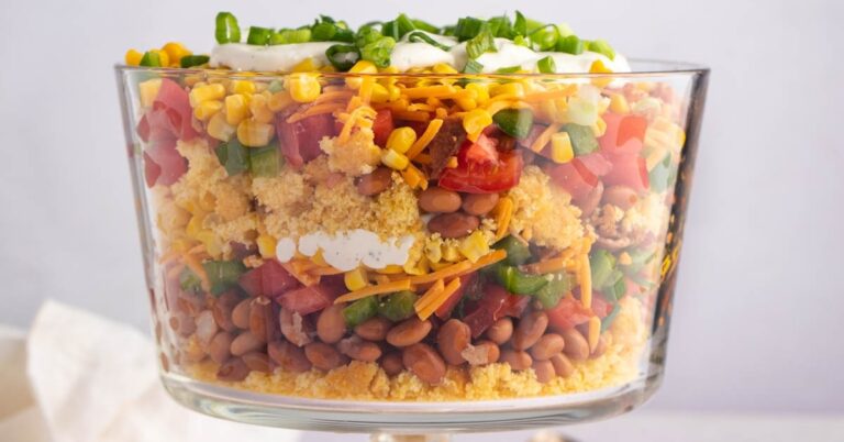 Recette de salade de pain de maïs du sud