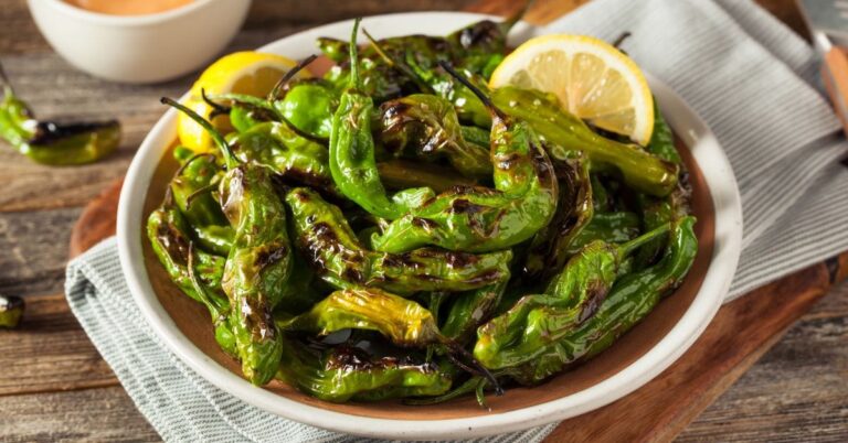 10 meilleures recettes de piments Shishito à essayer à la maison