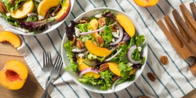 10 meilleures recettes de salade de pêches à faire à la maison