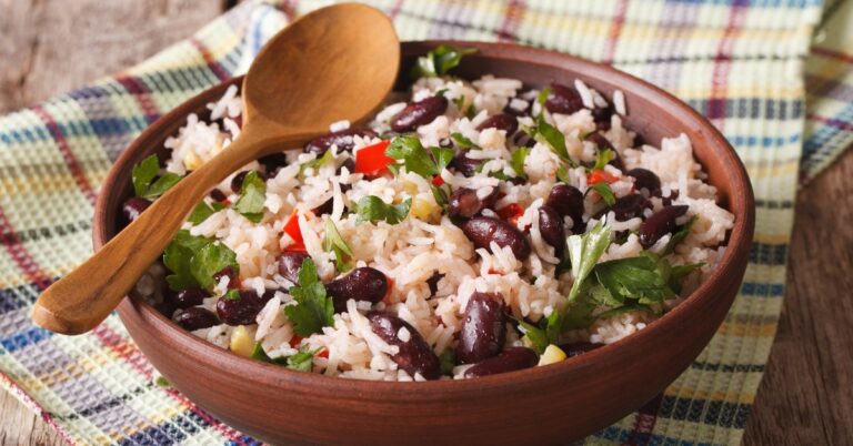 10 recettes faciles de riz et de haricots pour le dîner