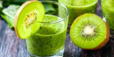 10 recettes faciles de smoothie au kiwi à faire à la maison
