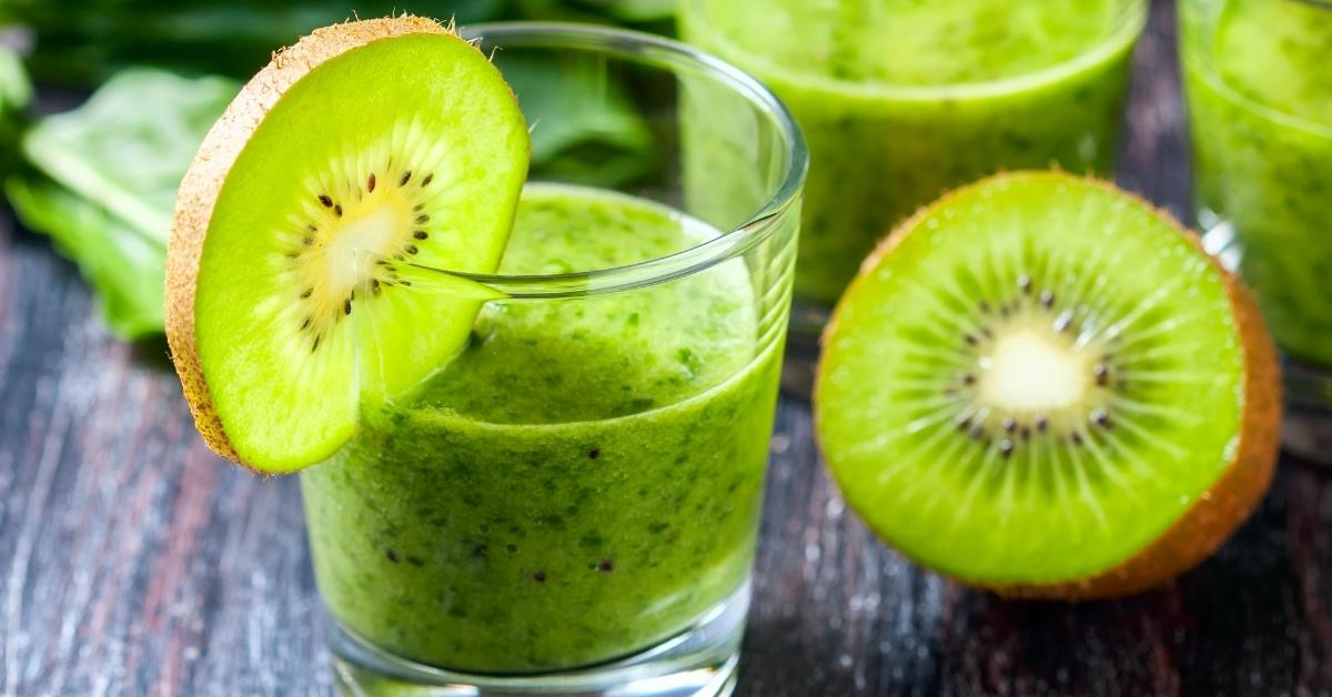 10 recettes faciles de smoothie au kiwi à faire à la maison