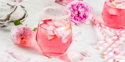 13 meilleurs cocktails et idées de boissons à l’eau de rose