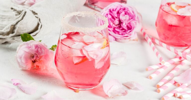 13 meilleurs cocktails et idées de boissons à l’eau de rose