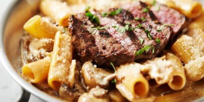 13 recettes de pâtes au steak (+ idées de dîner faciles)