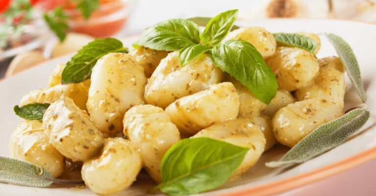 17 MEILLEURES sauces pour gnocchis à essayer ce soir