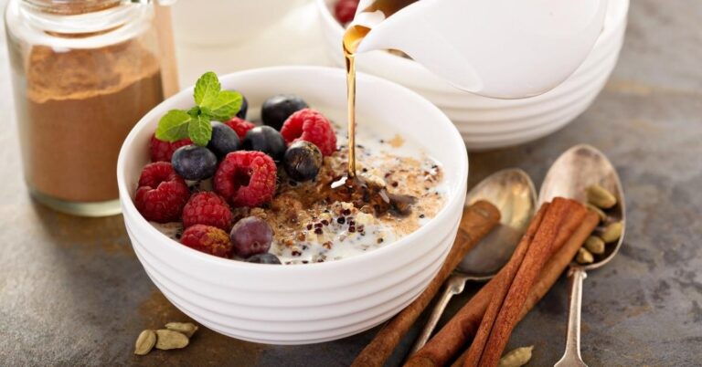 17 bols de petit-déjeuner au quinoa à essayer aujourd'hui