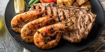 17 recettes de steak et de crevettes (+ idées de dîner faciles)