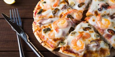 25 meilleures recettes de pizza aux fruits de mer (+ idées de garniture)