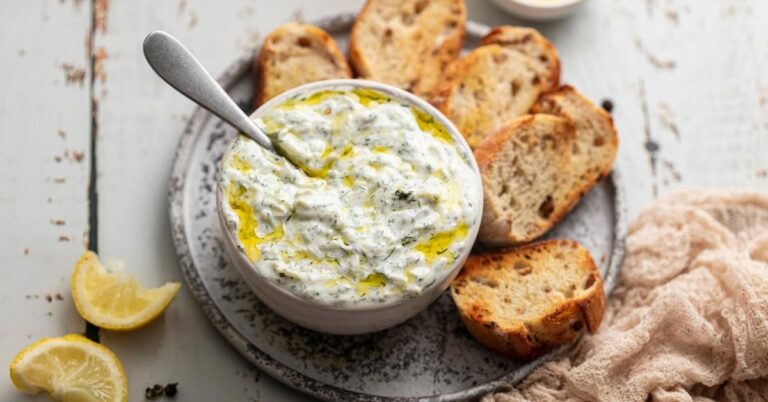 25 meilleures recettes de sauce Keto (+ idées à faible teneur en glucides)