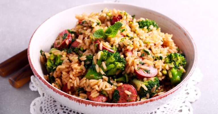 25 recettes de saucisses fumées (+ idées de dîner faciles)