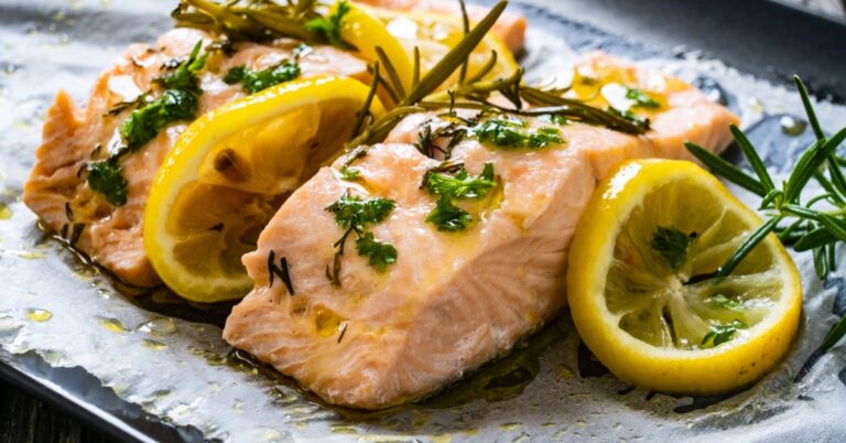30 recettes de saumon saines (+ dîners faciles pour perdre du poids)