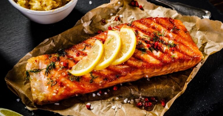 Comment réchauffer le saumon (+ 4 méthodes simples)